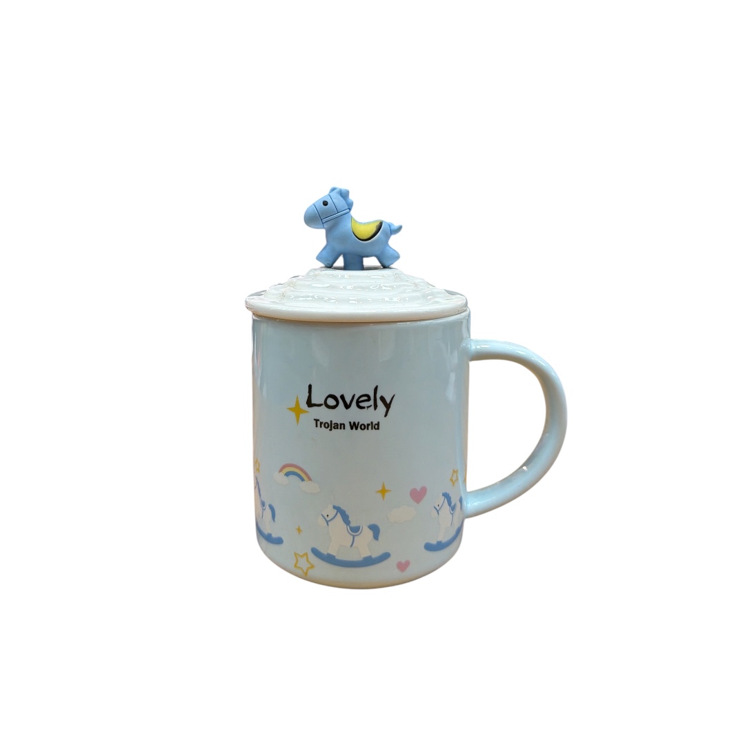 Taza con tapa y cuchara surtidas