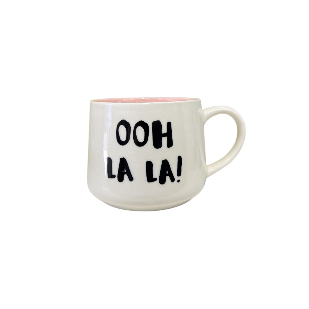 Taza figura en fondo