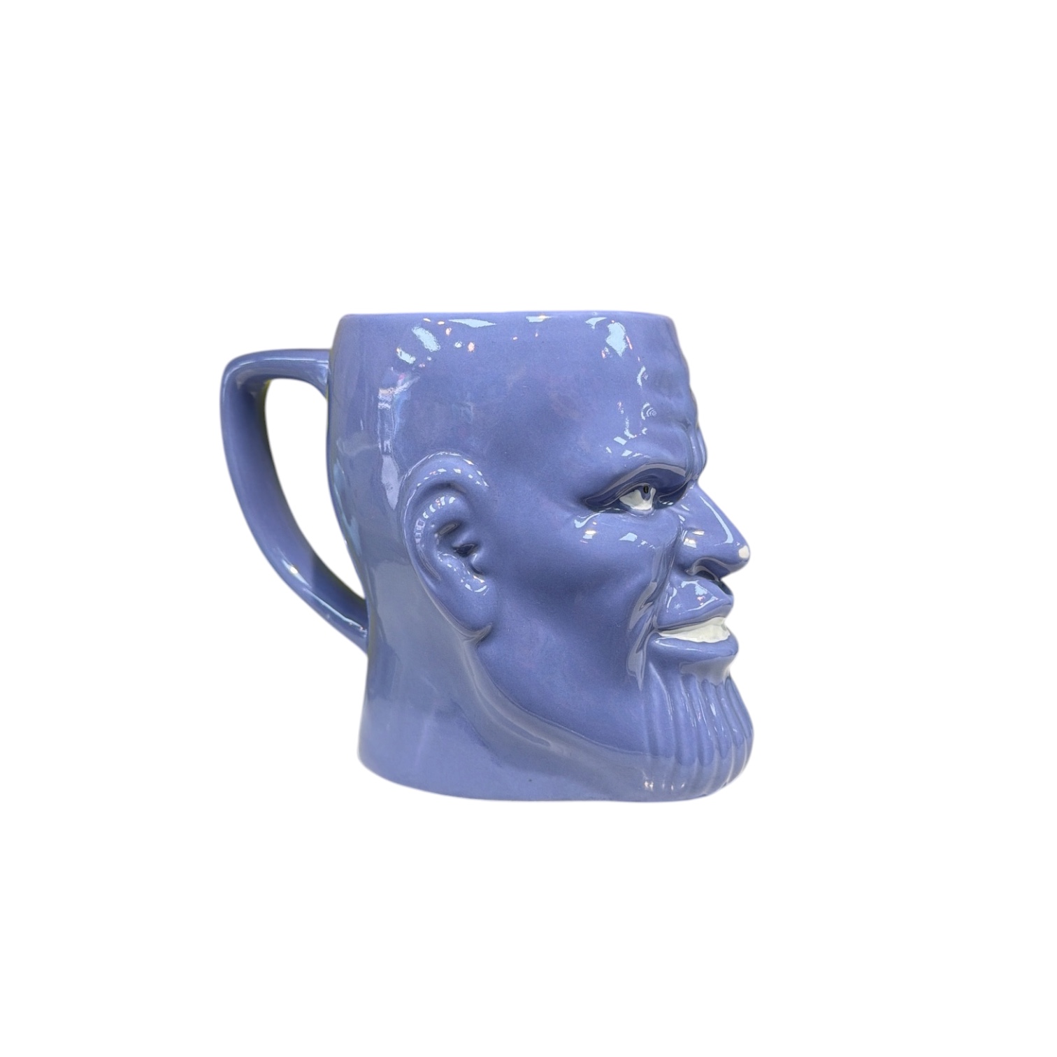 Taza thanos moldeada